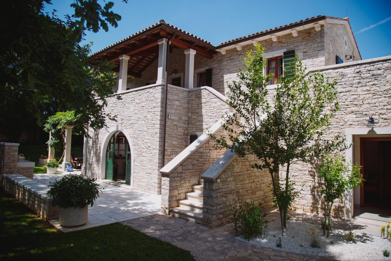 Villa Kringa Tinjan Extérieur photo