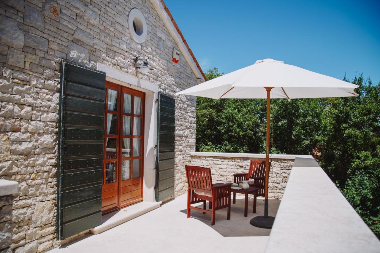 Villa Kringa Tinjan Extérieur photo