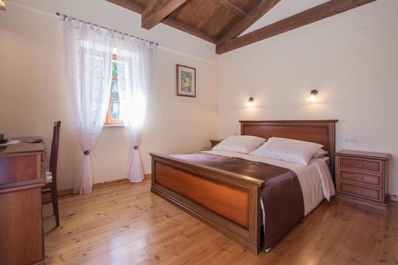 Villa Kringa Tinjan Extérieur photo