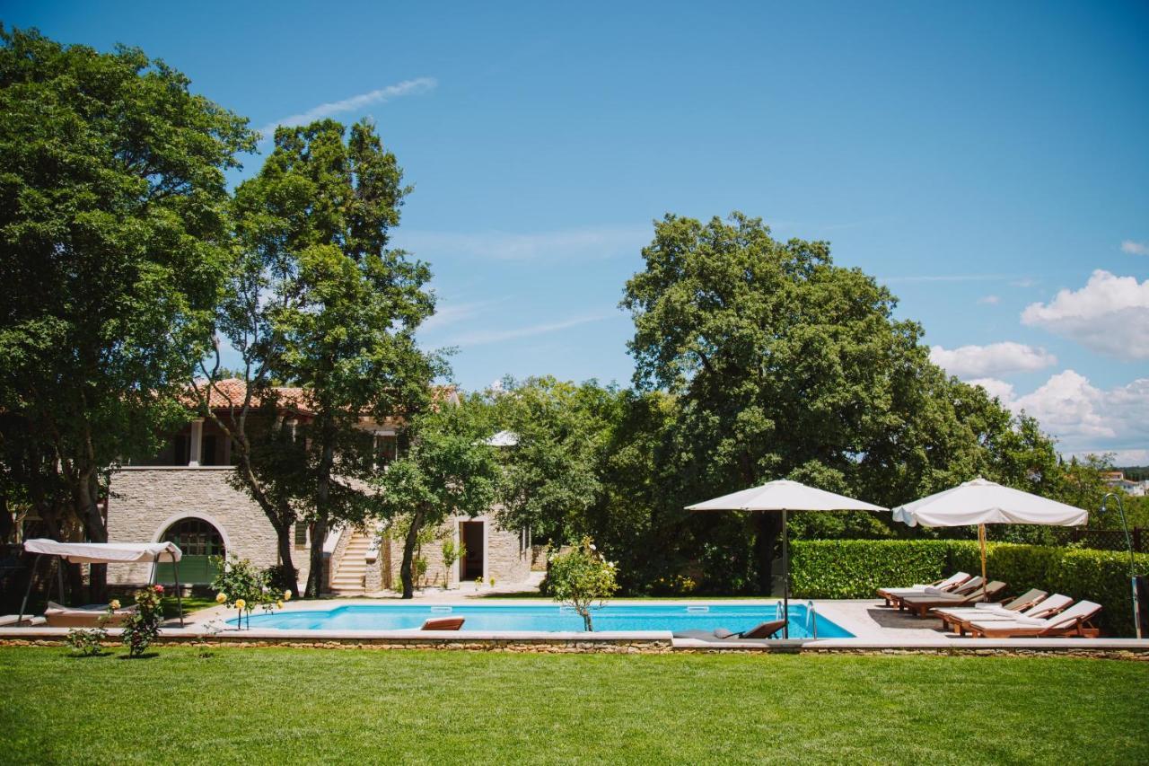 Villa Kringa Tinjan Extérieur photo