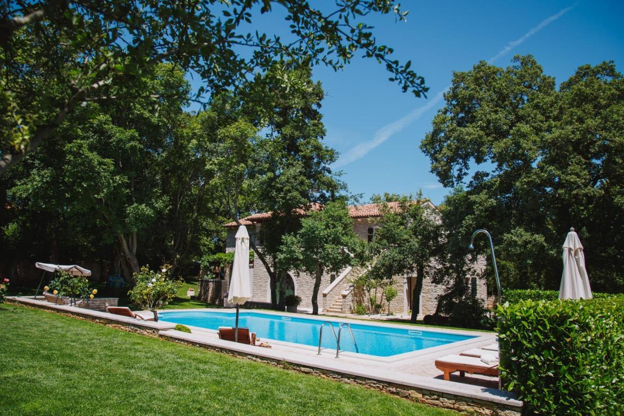 Villa Kringa Tinjan Extérieur photo