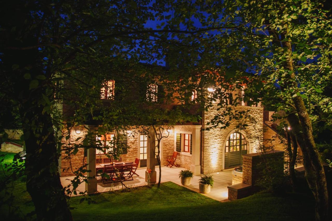 Villa Kringa Tinjan Extérieur photo