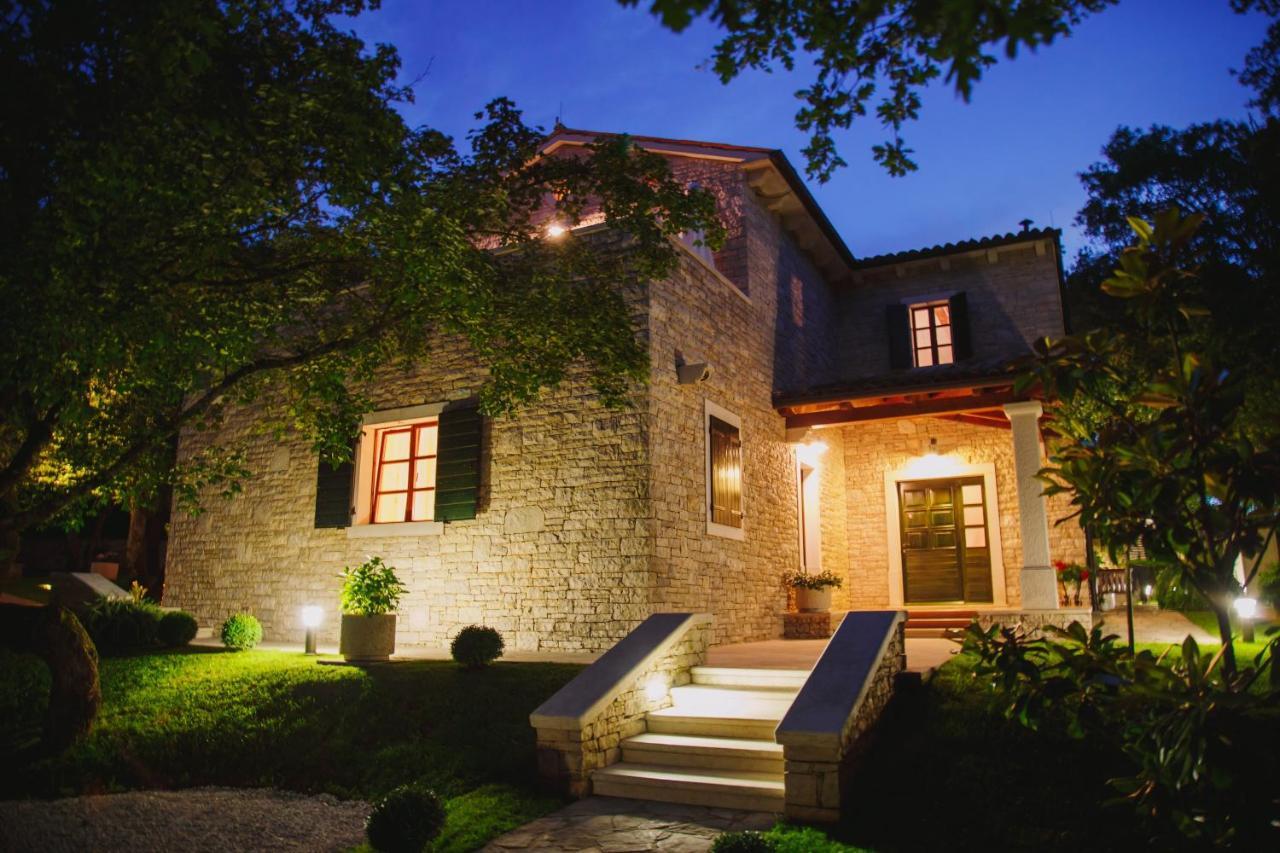 Villa Kringa Tinjan Extérieur photo