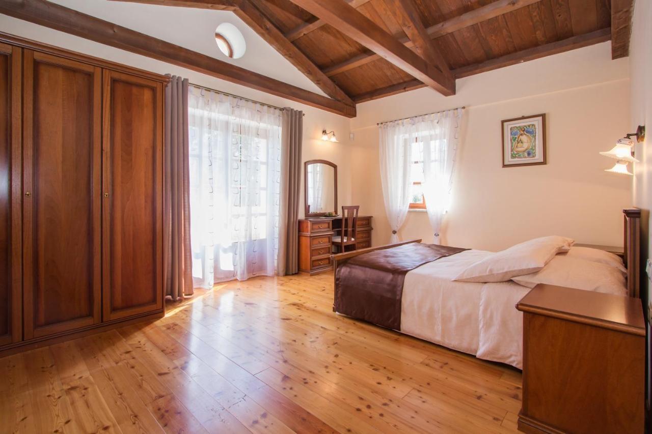 Villa Kringa Tinjan Extérieur photo
